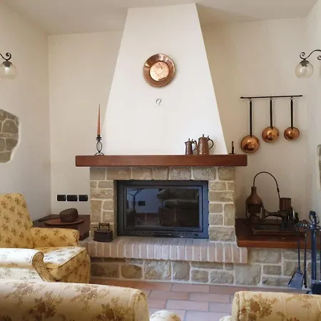 Comfortable Swimming Pool With Sunbathing Area San Severino Marche