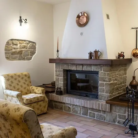 Comfortable Swimming Pool With Sunbathing Area San Severino Marche